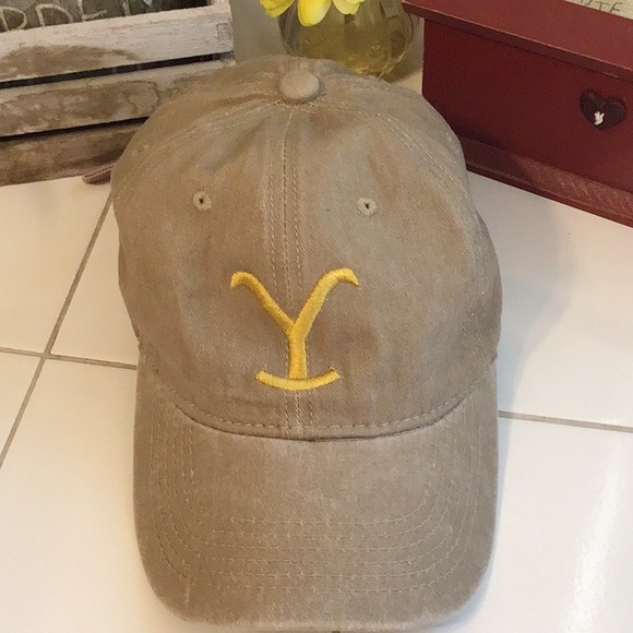 ‘Yellowstone’ Embroidered Baseball Cap/Tumbler Combo - Picture 2 of 9